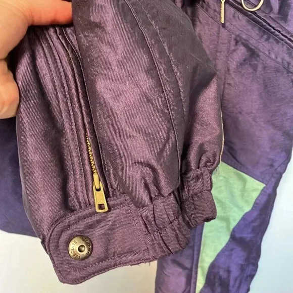 Descente vintage  purple green ski suit with belt - Picture 3 of 13